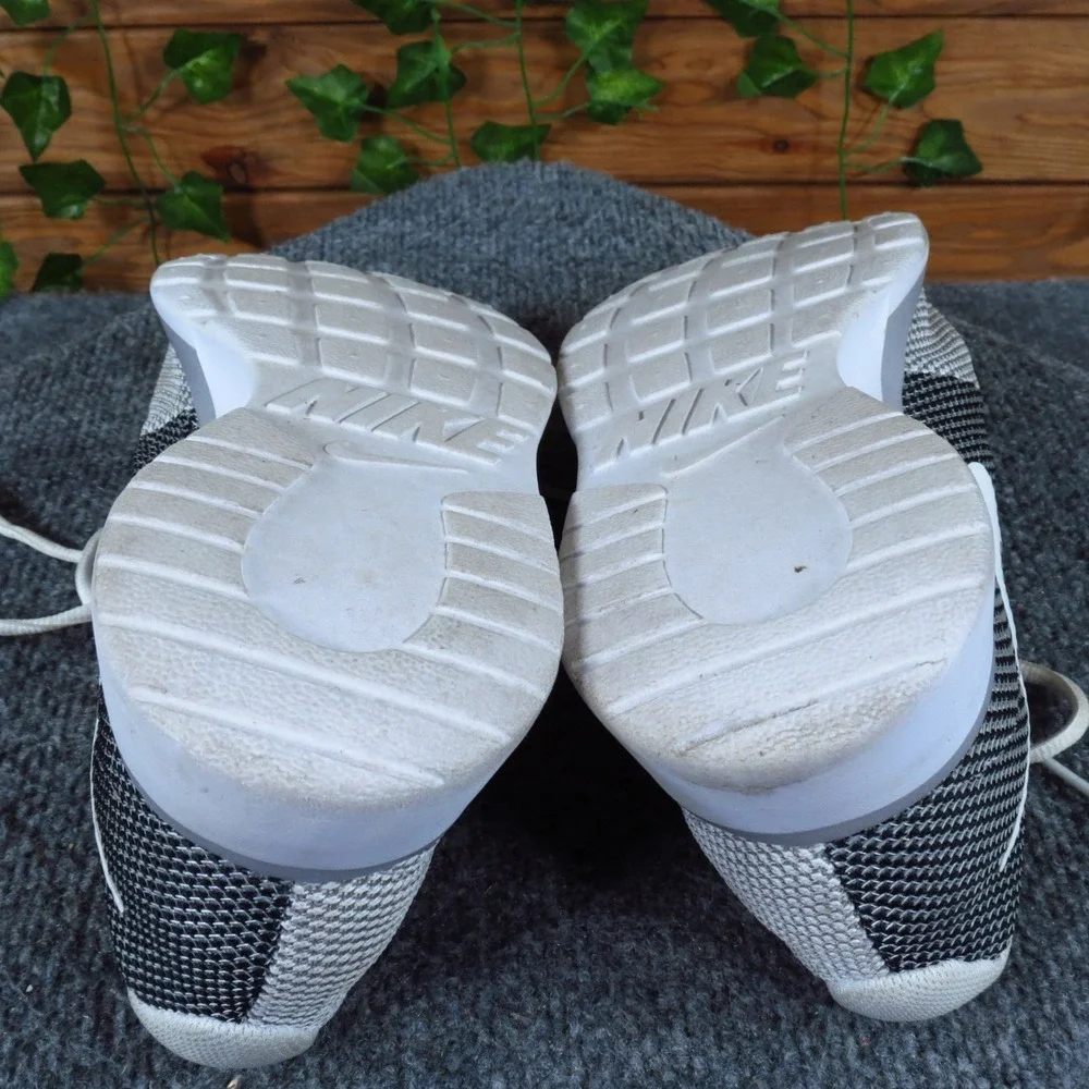 Nike Tanjun Racer Women Running Shoes‎ Size 10 Athletic White Black Grey Mesh